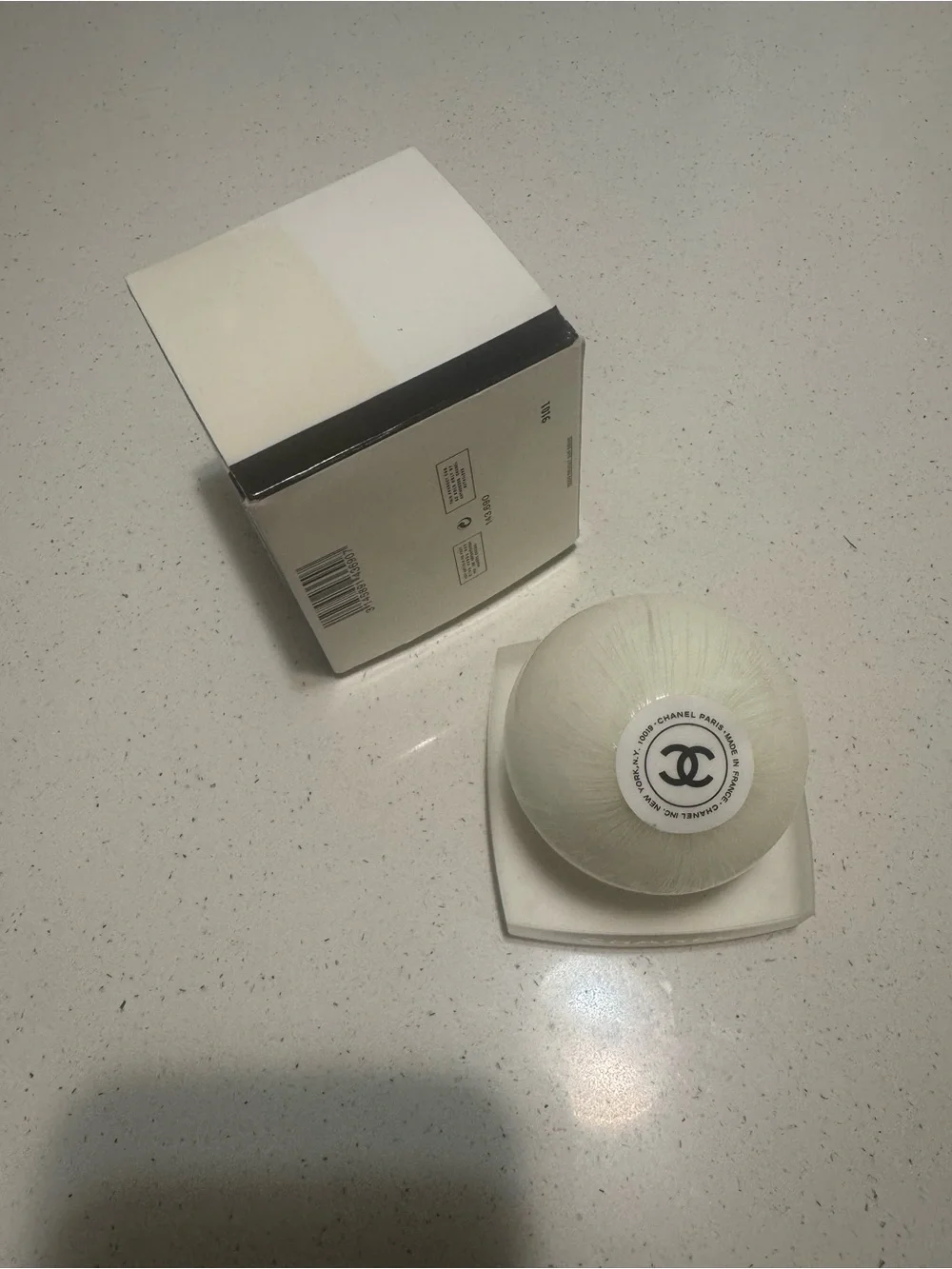 💯 Auth CHANEL soap with holder
